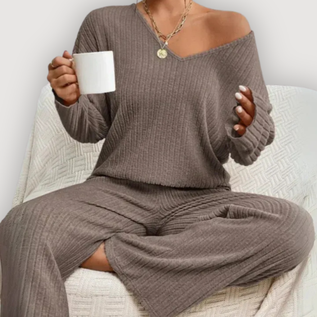 BRONTE – RELAXED KNIT SET