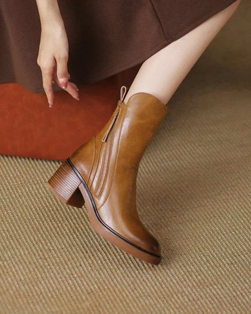 Belle| Black leather ankle boots with comfortable heel
