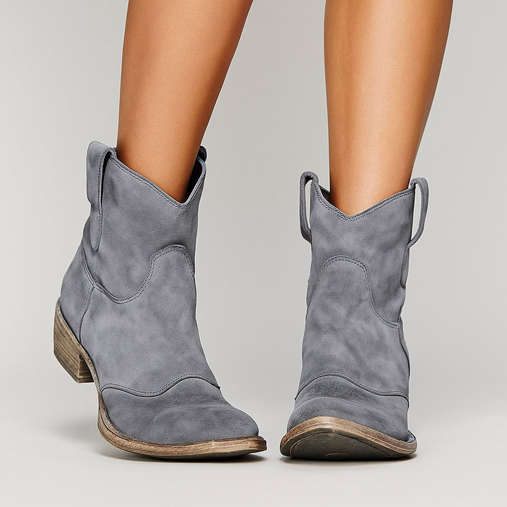 Carlotta – timeless ankle boots
