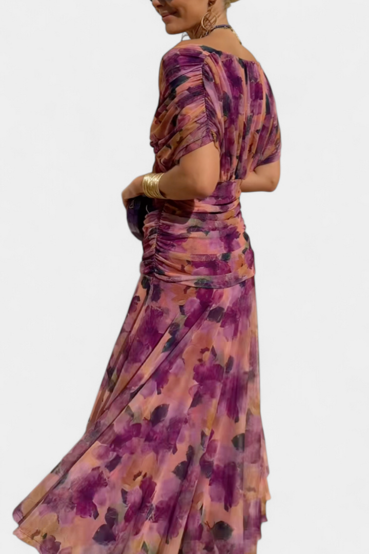 luna | Elegant Dress With V-Neckline