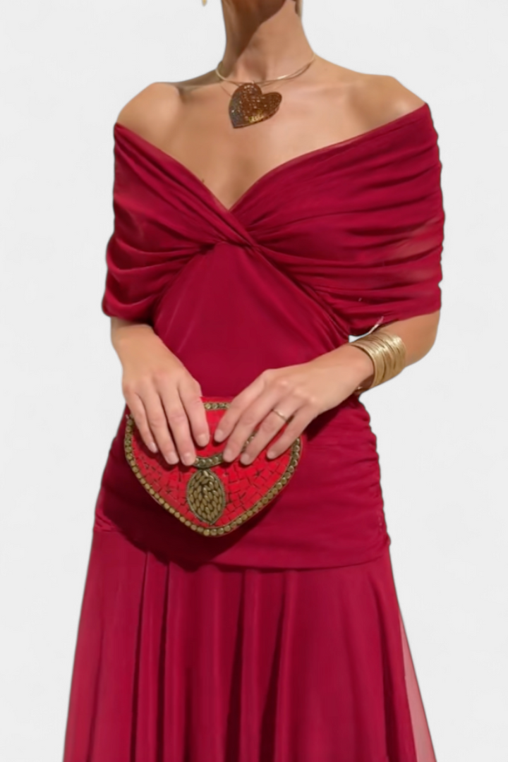 luna | Elegant Dress With V-Neckline